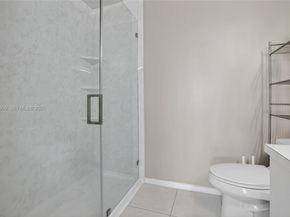 10121 NW 33rd St, Sunrise FL 33351