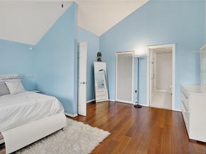 10121 NW 33rd St, Sunrise FL 33351