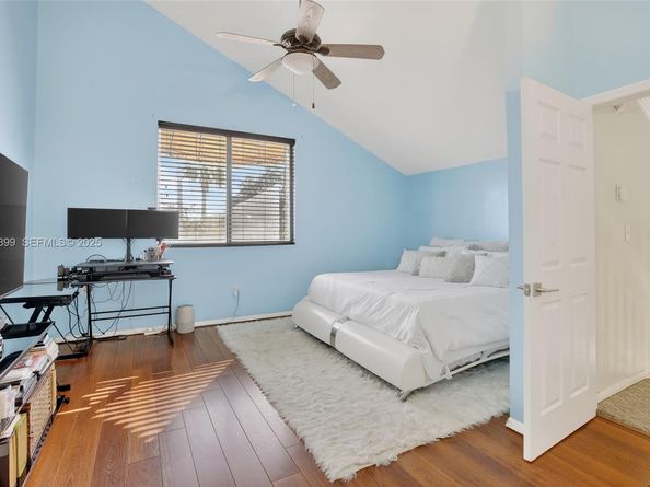 10121 NW 33rd St, Sunrise FL 33351