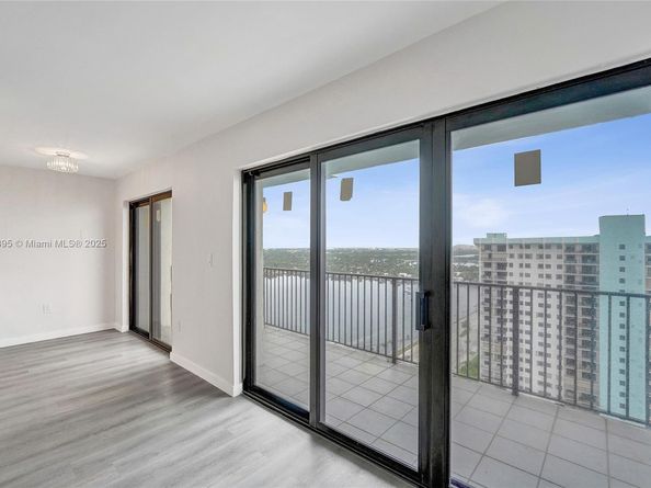 1201 S Ocean Dr 2509S PH, Hollywood FL 33019
