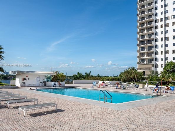 1201 S Ocean Dr 2509S PH, Hollywood FL 33019