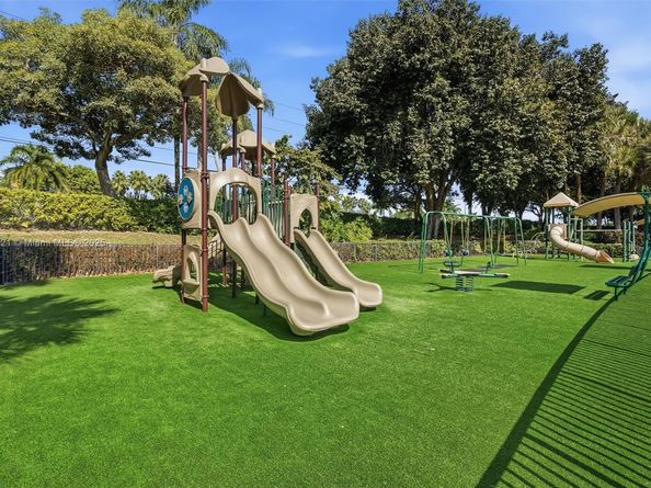 19372 NW 24th Pl, Pembroke Pines FL 33029