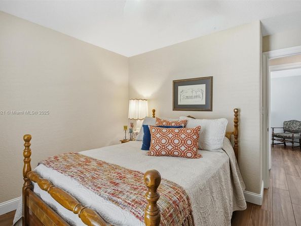 19372 NW 24th Pl, Pembroke Pines FL 33029