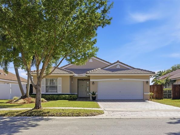 19372 NW 24th Pl, Pembroke Pines FL 33029