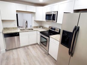 9000 NW 28th Dr 1102, Coral Springs FL 33065