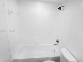 9000 NW 28th Dr 1102, Coral Springs FL 33065