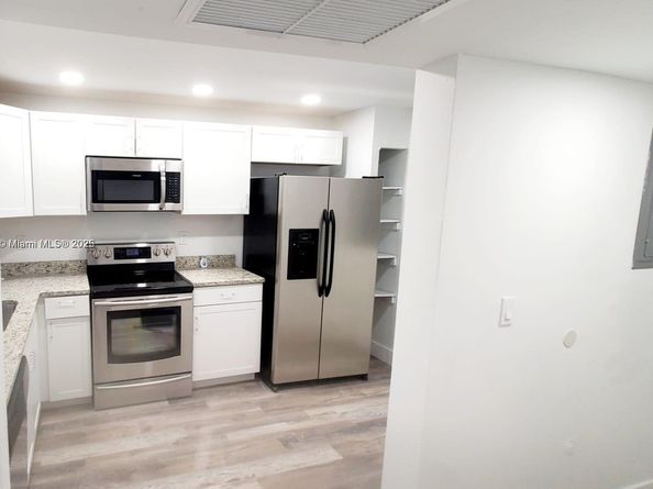 9000 NW 28th Dr 1102, Coral Springs FL 33065