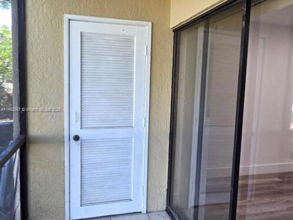 9000 NW 28th Dr 1102, Coral Springs FL 33065