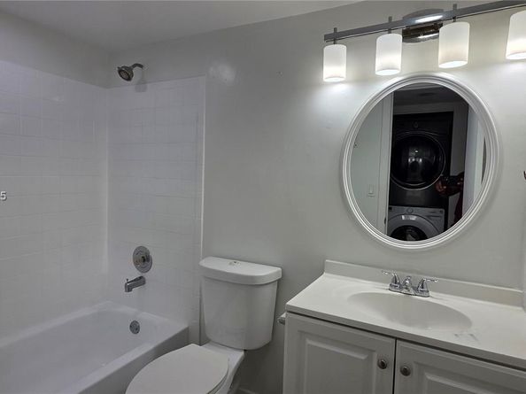 9000 NW 28th Dr 1102, Coral Springs FL 33065