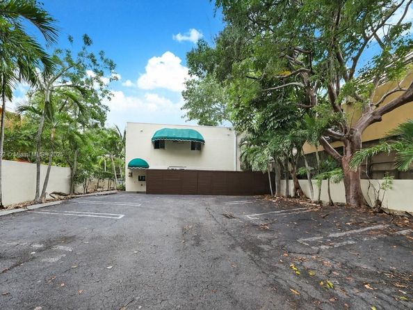 2768 Day Ave 1, Miami FL 33133