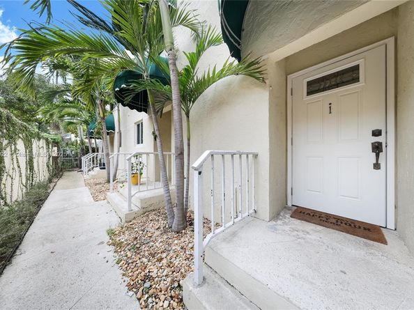 2768 Day Ave 1, Miami FL 33133