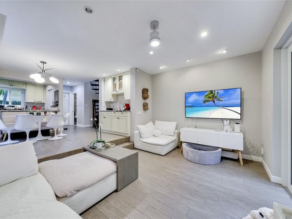 2768 Day Ave 1, Miami FL 33133