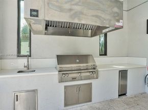 5883 W Brookfield Cir W, Hollywood FL 33312