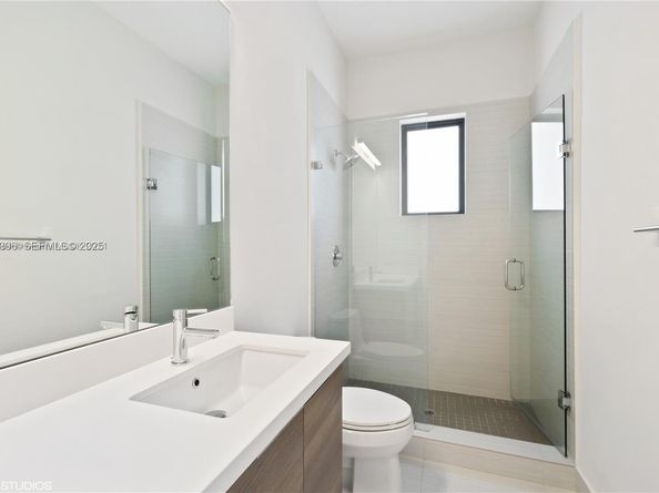 5883 W Brookfield Cir W, Hollywood FL 33312