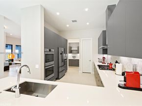 5883 W Brookfield Cir W, Hollywood FL 33312