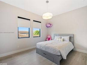 5883 W Brookfield Cir W, Hollywood FL 33312