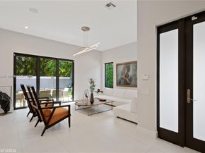 5883 W Brookfield Cir W, Hollywood FL 33312