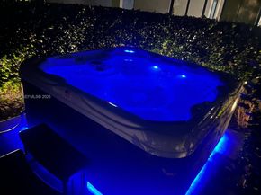 5883 W Brookfield Cir W, Hollywood FL 33312