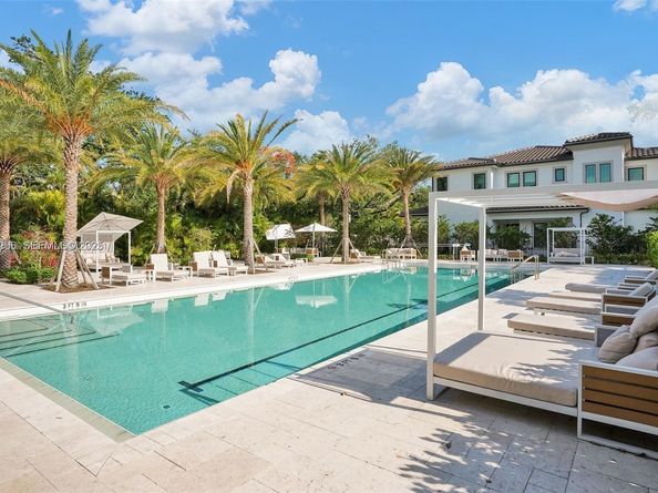 5883 W Brookfield Cir W, Hollywood FL 33312