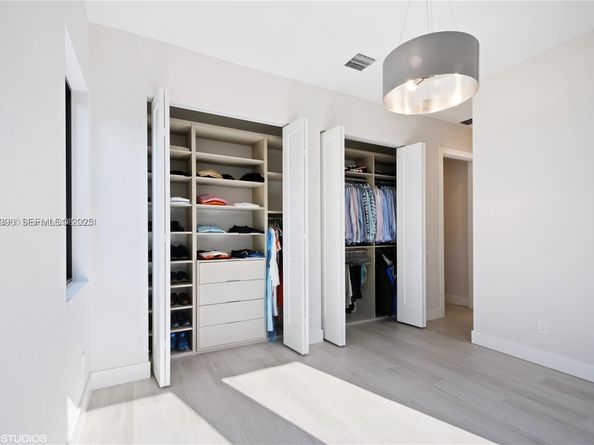 5883 W Brookfield Cir W, Hollywood FL 33312