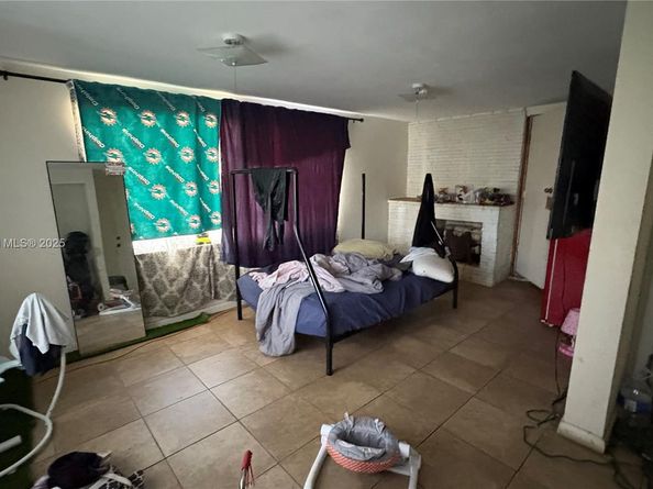 1635 NW 130th St, North Miami FL 33167