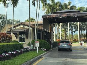 940 NE 33rd Ter 102, Homestead FL 33033