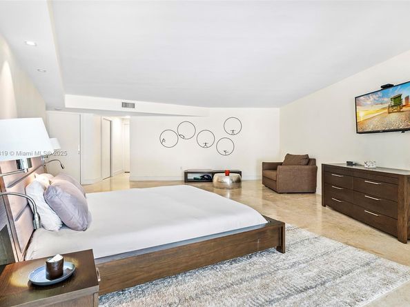 600 Grapetree Dr 3BS, Key Biscayne FL 33149