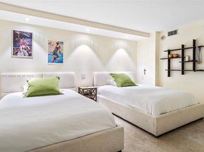 600 Grapetree Dr 3BS, Key Biscayne FL 33149