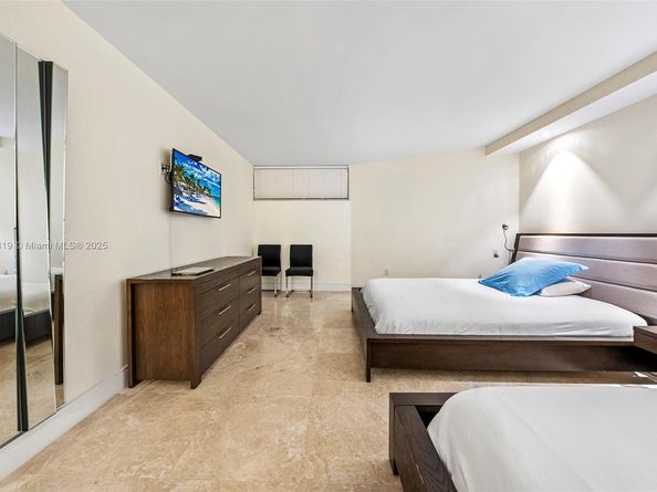 600 Grapetree Dr 3BS, Key Biscayne FL 33149