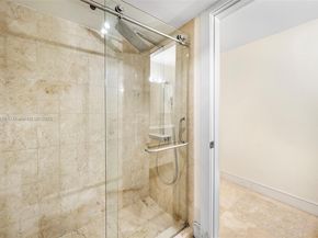 600 Grapetree Dr 3BS, Key Biscayne FL 33149