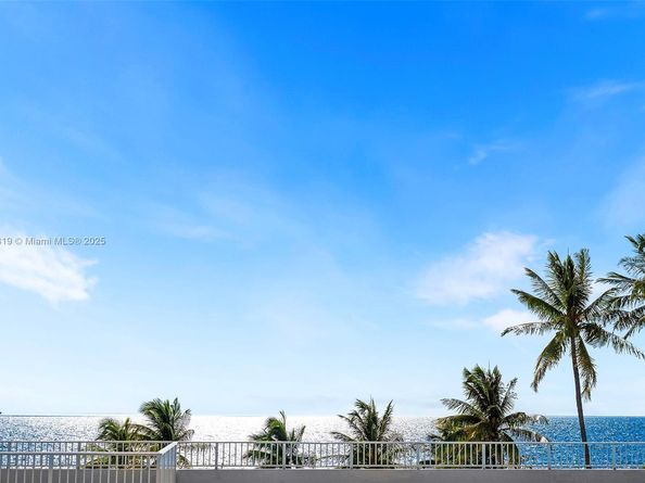 600 Grapetree Dr 3BS, Key Biscayne FL 33149