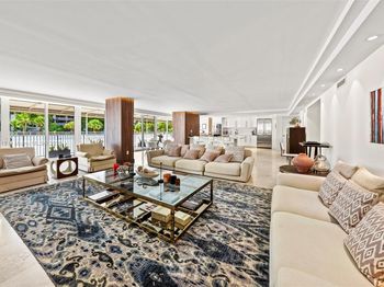 600 Grapetree Dr
