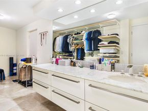 600 Grapetree Dr 3BS, Key Biscayne FL 33149