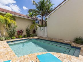 1125 Queen Palm Ct, Hollywood FL 33019