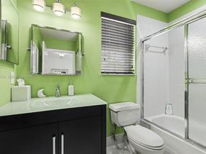 1125 Queen Palm Ct, Hollywood FL 33019