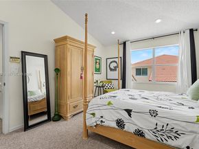 1125 Queen Palm Ct, Hollywood FL 33019