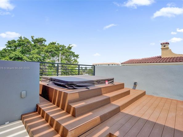 1825 NE 26th Ave, Fort Lauderdale FL 33305