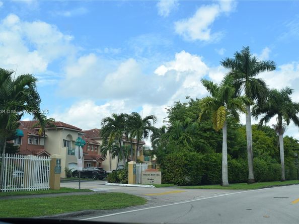 6970 NW 174th Ter 404, Hialeah FL 33015