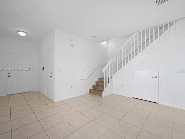 3019 NW 30th Ave, Oakland Park FL 33311