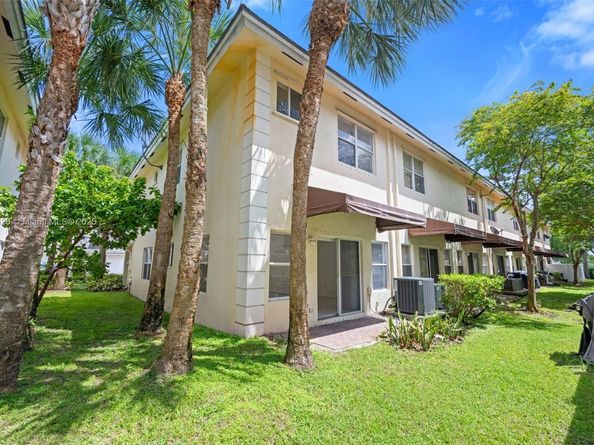 3019 NW 30th Ave, Oakland Park FL 33311