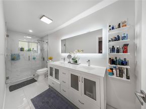 18858 NW 63rd Ct Cir, Hialeah FL 33015