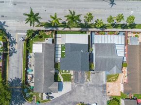 18858 NW 63rd Ct Cir, Hialeah FL 33015