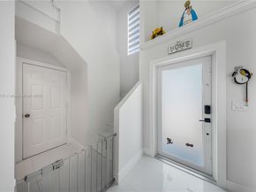 18858 NW 63rd Ct Cir, Hialeah FL 33015