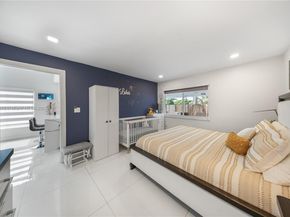 18858 NW 63rd Ct Cir, Hialeah FL 33015