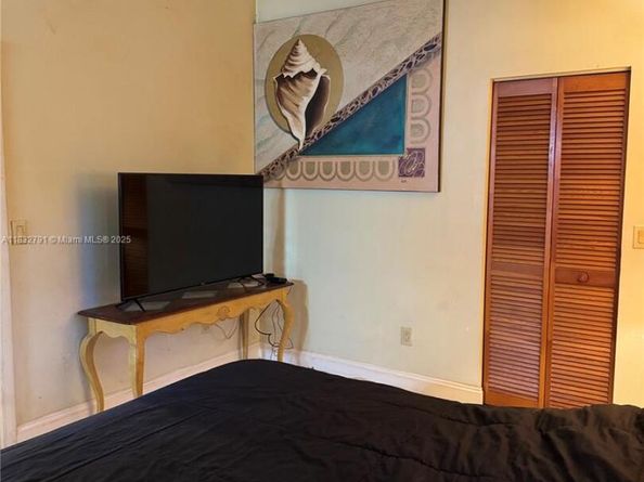 11248 SW 11th St, Pembroke Pines FL 33025