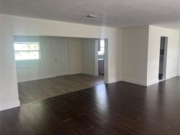 19300 NW 19th Ave, Miami Gardens FL 33056
