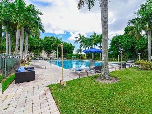 9350 Fontainebleau Blvd 209, Miami FL 33172