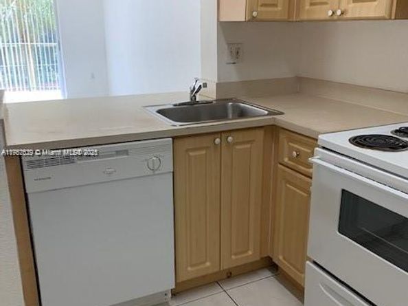 9350 Fontainebleau Blvd 209, Miami FL 33172