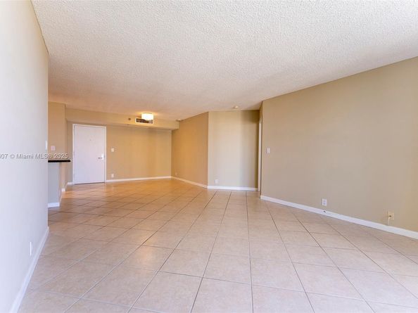 3530 Mystic Pointe Dr 2207, Aventura FL 33180