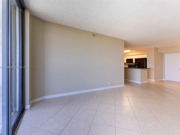 3530 Mystic Pointe Dr 2207, Aventura FL 33180